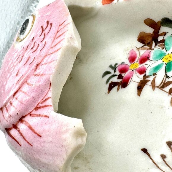 Antique Chinese Hand-Painted Fish Shaped Ceramic Dish Qing Dynasty wear on fins - Picture 9 of 12